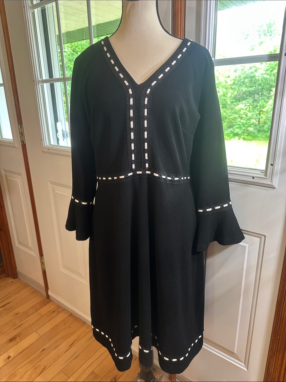 BNWT Karl Lagerfeld Black V-Neck A-Line Dress with White Trim